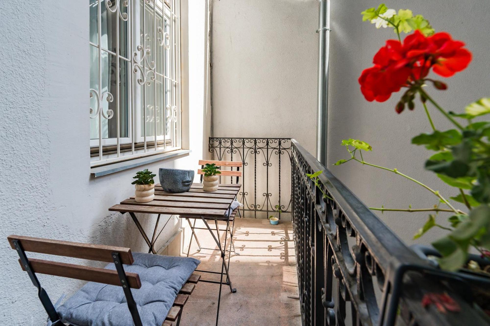 Apartment Spacious By Opera