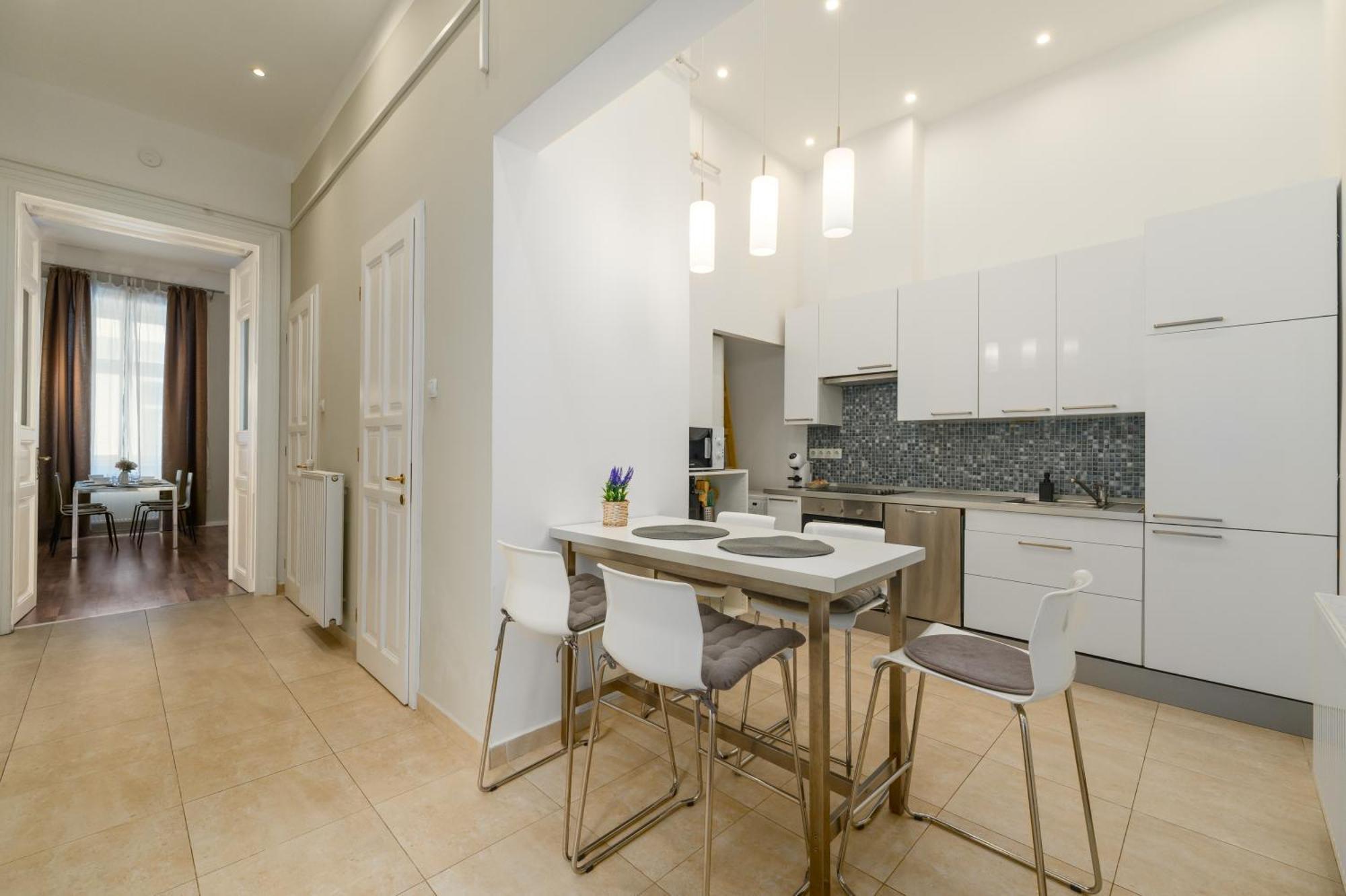 Spacious By Opera Budapest