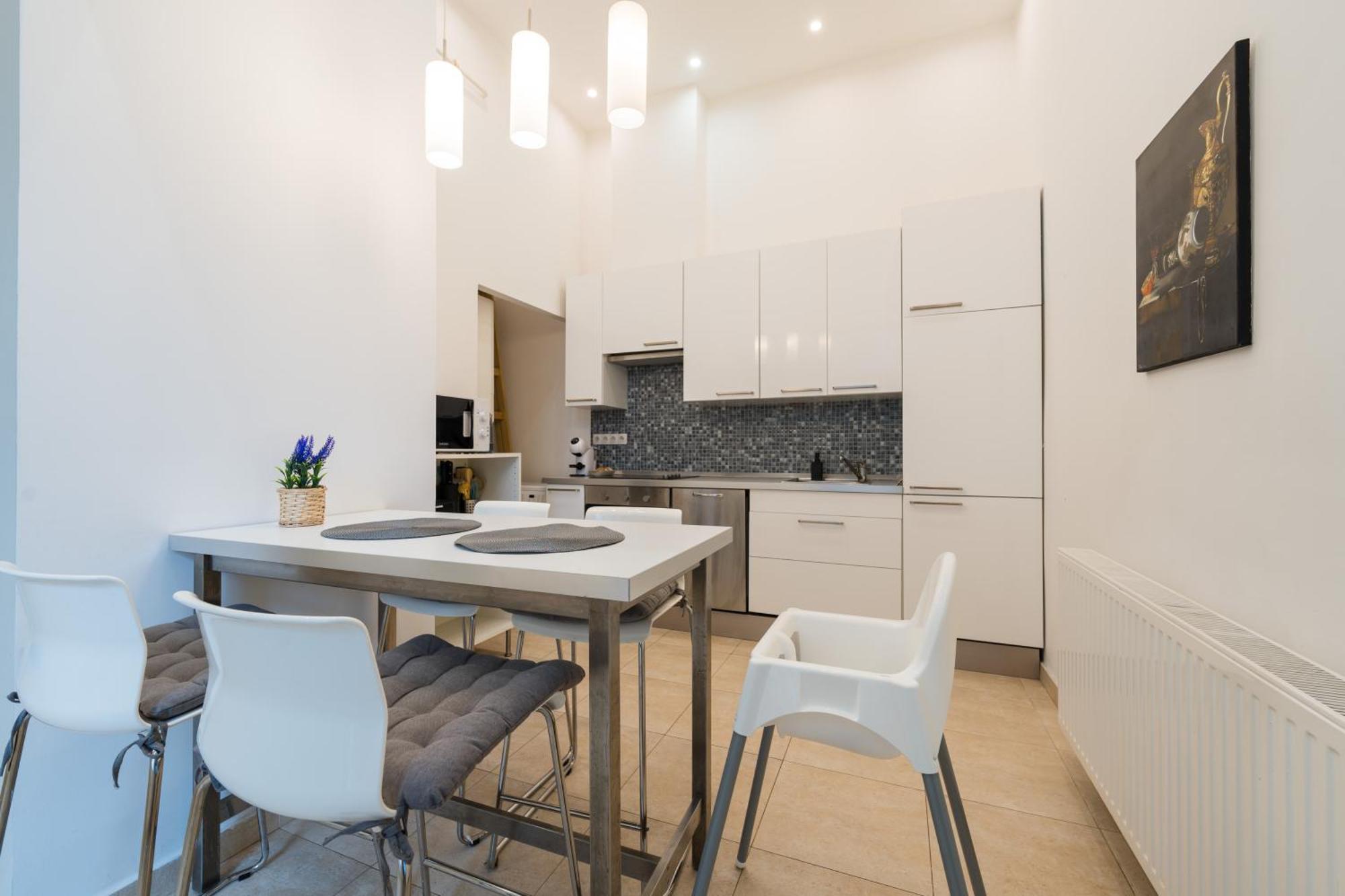Spacious By Opera Apartment Budapest