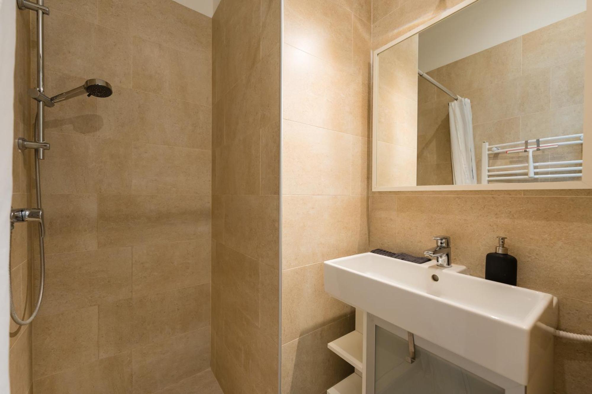 Apartment Spacious By Opera Budapest