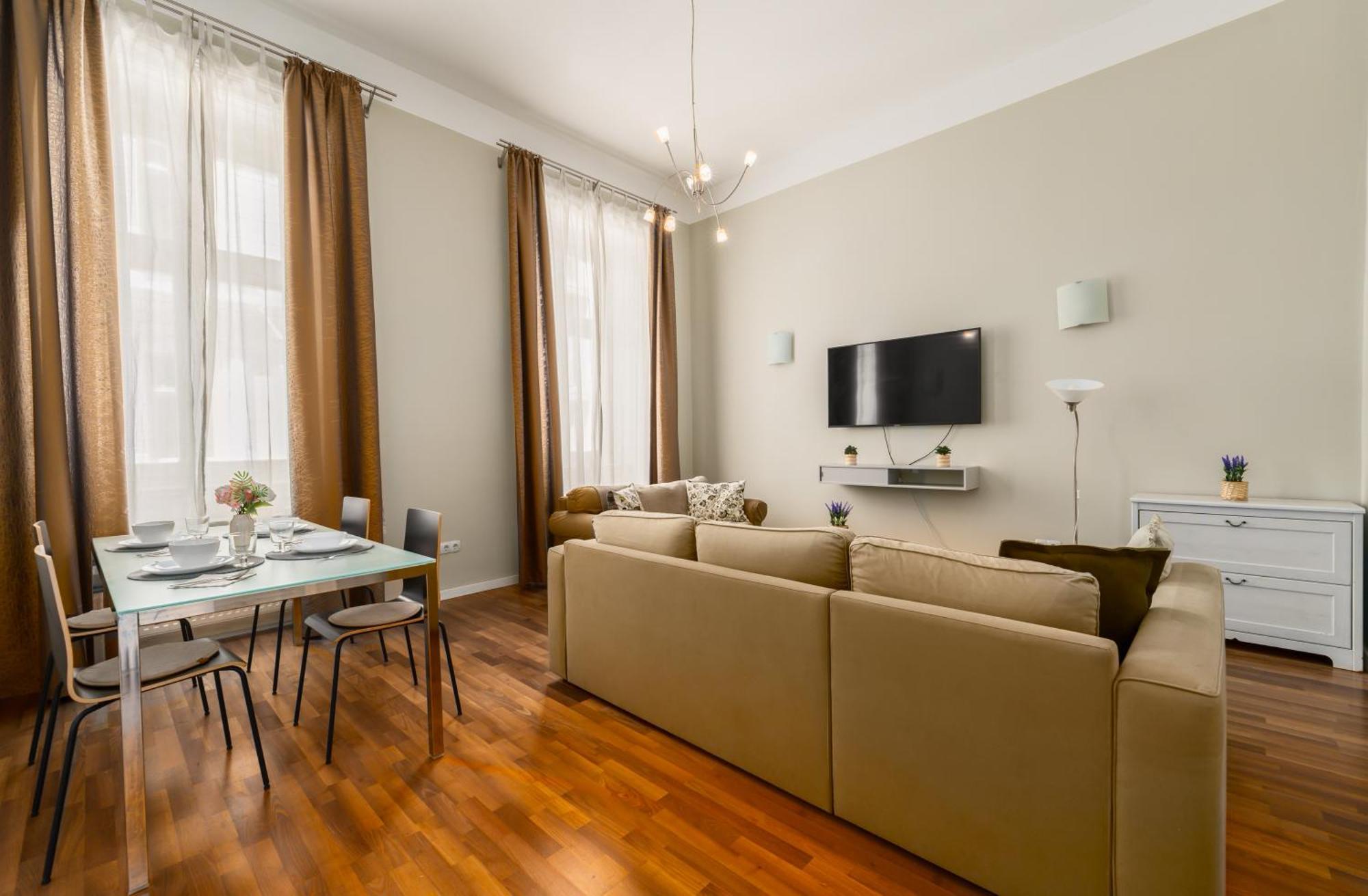 Apartment Spacious By Opera