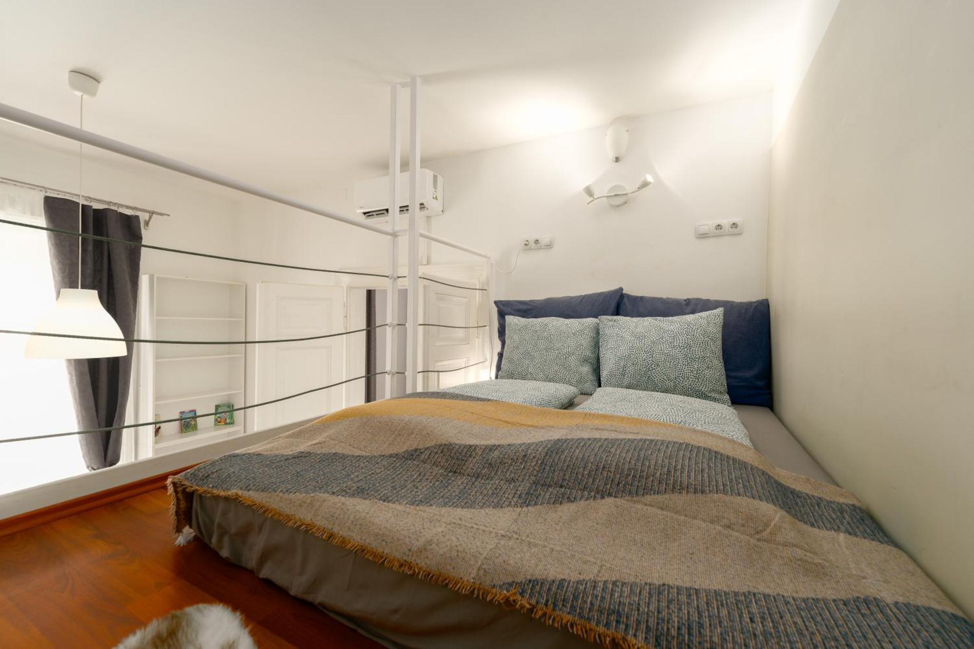 Spacious By Opera Apartment Budapest